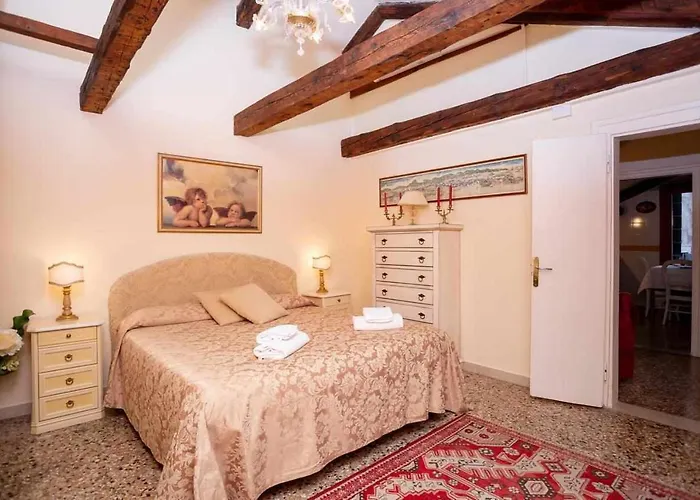 Appartement San Lio Suite:close To S Marco Square & Wi-fi Venise