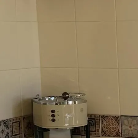 Emanuela's Flat アパート