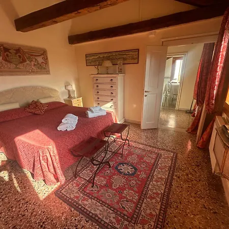 Apartament San Lio Suite:close To S Marco Square & Wi-fi Wenecja