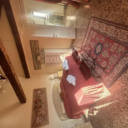Apartament San Lio Suite:close To S Marco Square & Wi-fi *