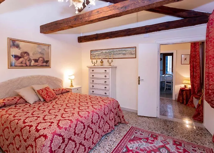 Appartement San Lio Suite:close To S Marco Square & Wi-fi Venetië