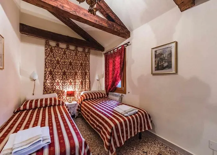 San Lio Suite:close To S Marco Square & Wi-fi * ונציה