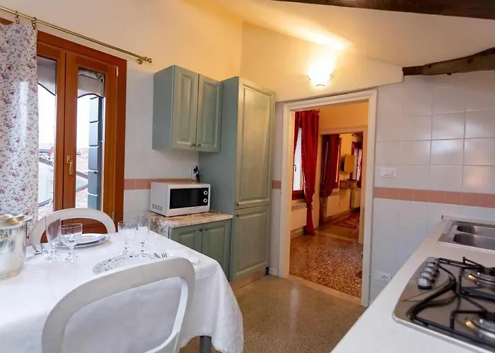 San Lio Suite:close To S Marco Square & Wi-fi 베니스