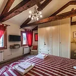 San Lio Suite:close To S Marco Square & Wi-fi