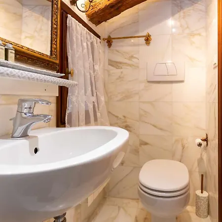 San Lio Suite:close To S Marco Square & Wi-fi Apartmán