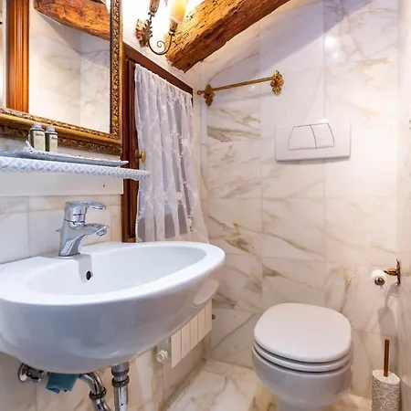 San Lio Suite:close To S Marco Square & Wi-fi