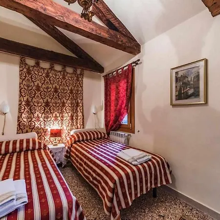 Lejlighed San Lio Suite:close To S Marco Square & Wi-fi Venedig